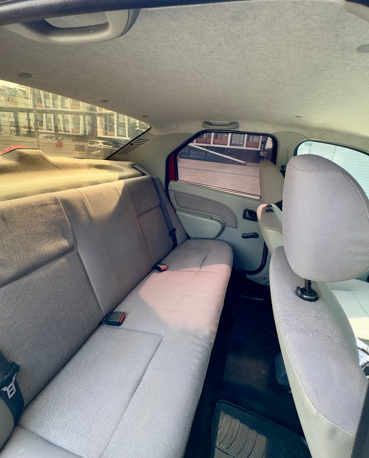 Dacia Logan 1.4, снимка 9 - Автомобили и джипове - 54057860