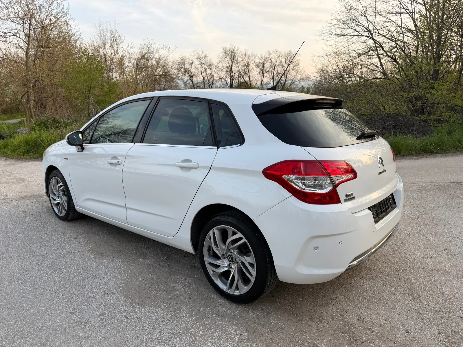 Citroen C4 1.6e-HDI АВТО 116хил.км EXCLUSIVE Масаж.Парктроник, снимка 3 - Автомобили и джипове - 54196791