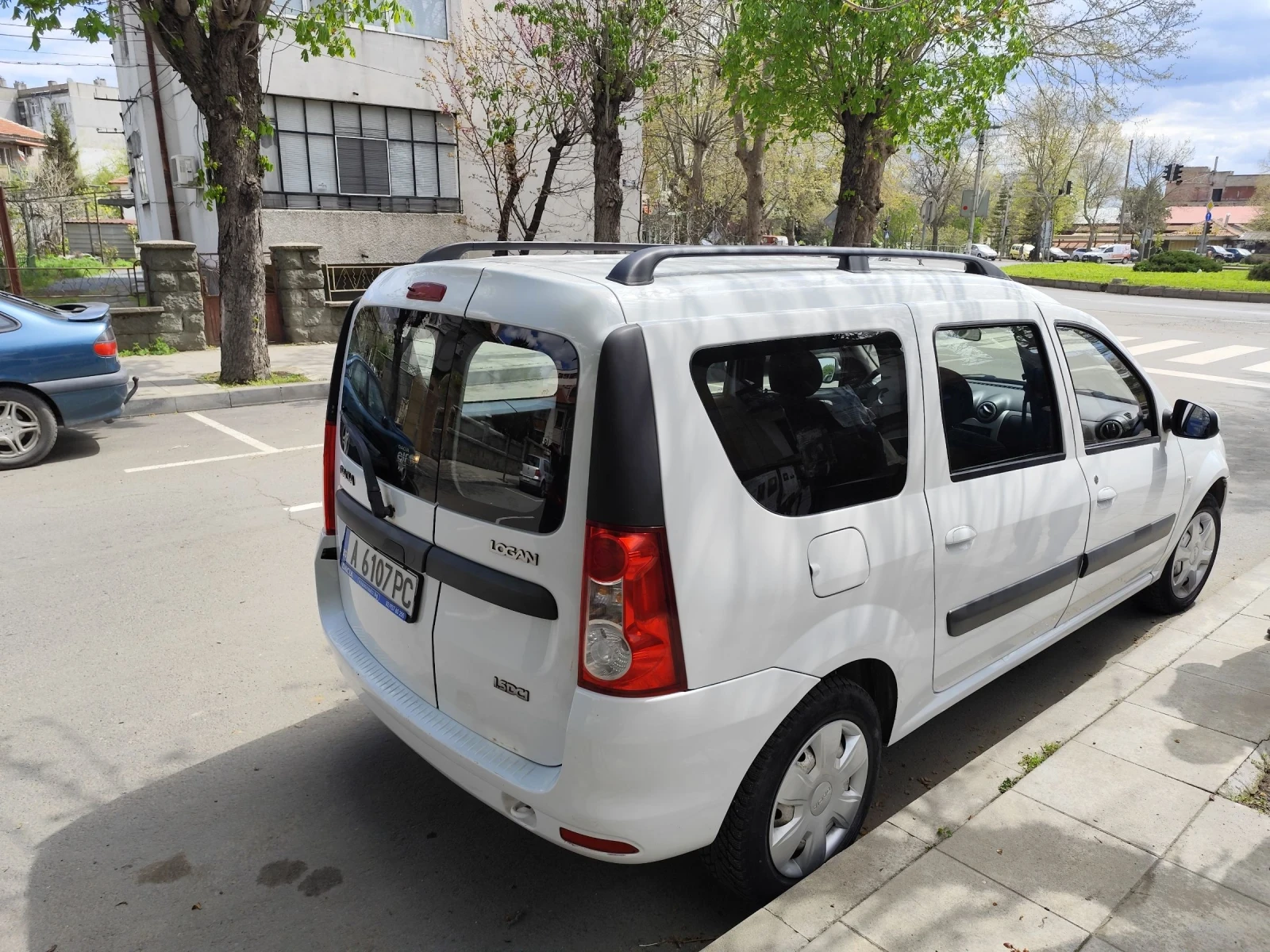 Dacia Logan, снимка 4 - Автомобили и джипове - 54308280