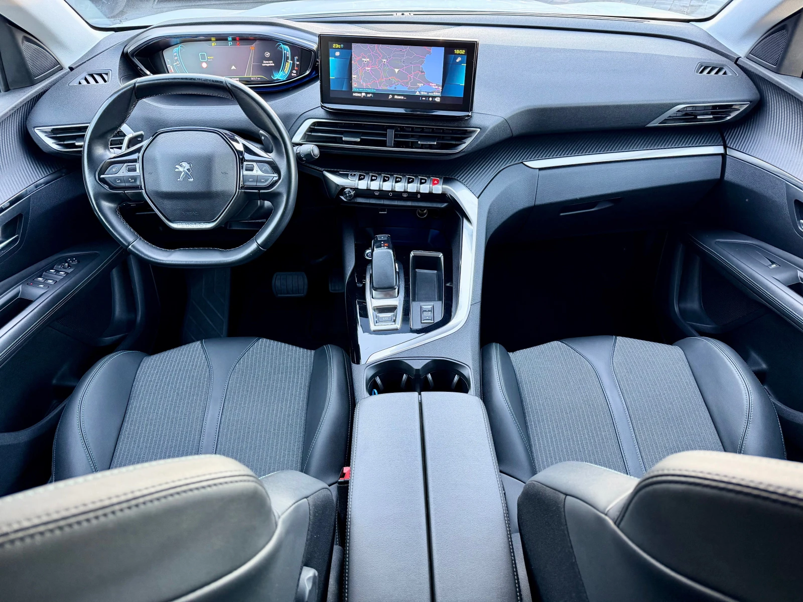 Peugeot 3008 1.6 Plug-In HYBRID e-EAT8 ALLURE, снимка 11 - Автомобили и джипове - 54569875