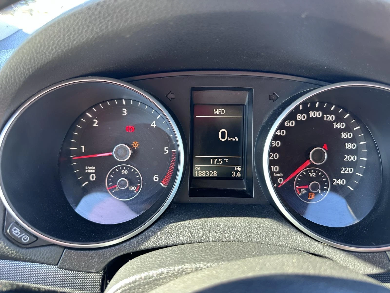 VW Golf 1, 6, снимка 10 - Автомобили и джипове - 54722298