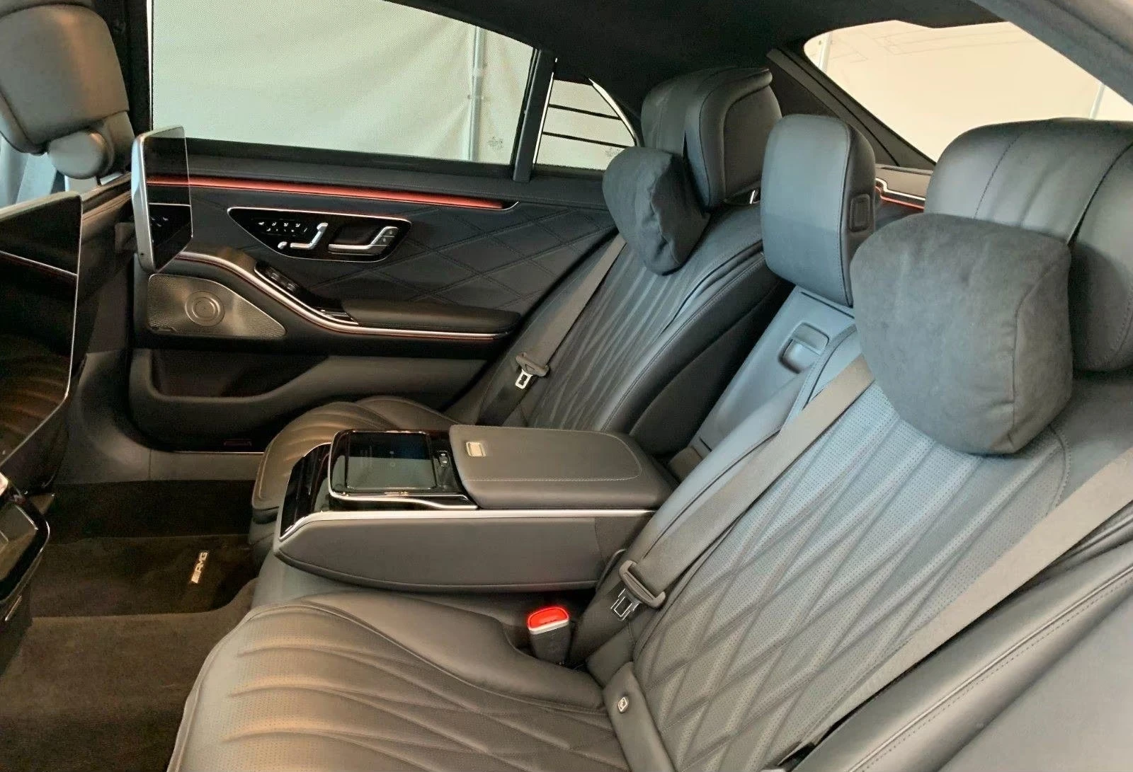 Mercedes-Benz S 63 AMG E-PERFORMANCE TV BURMESTER PANO NIGHT-PAKET, снимка 15 - Автомобили и джипове - 54857363