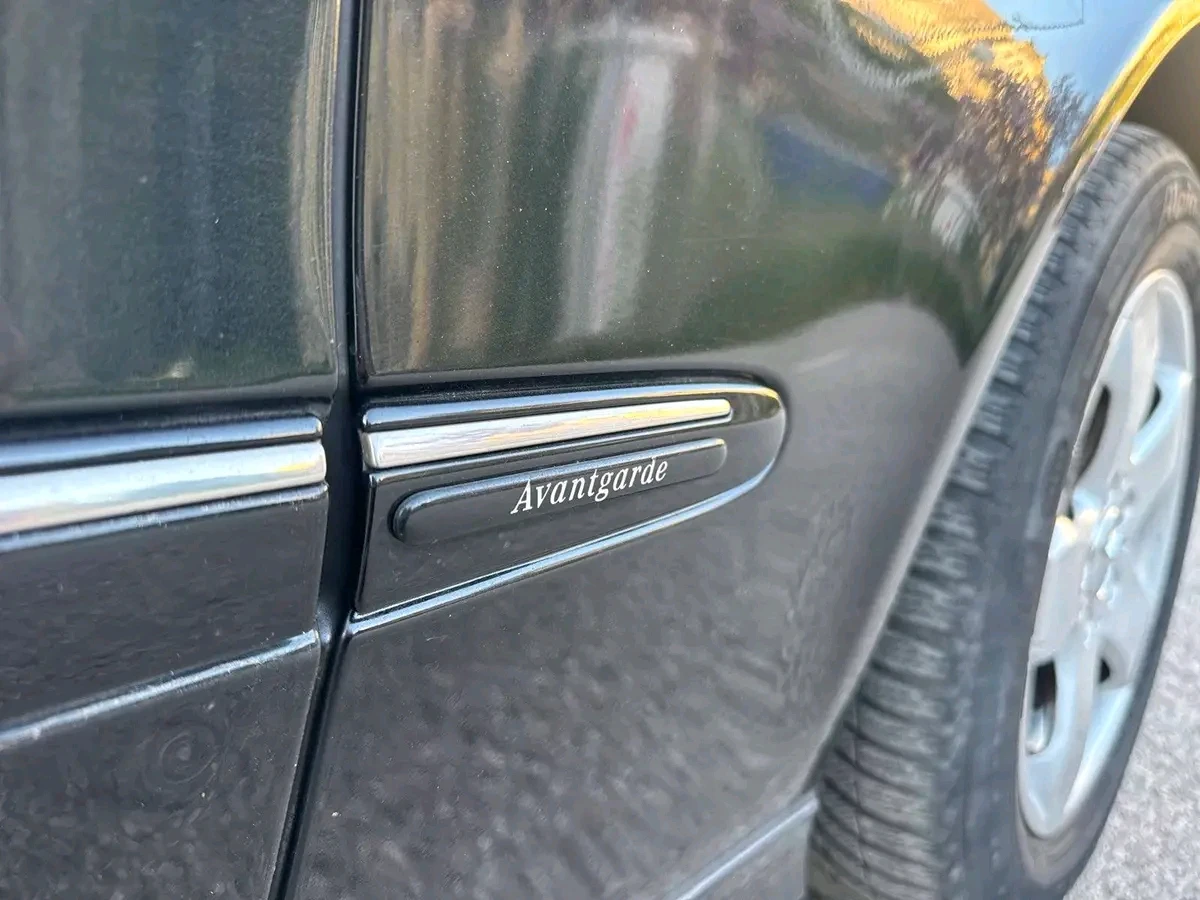 Mercedes-Benz E 320, снимка 3 - Автомобили и джипове - 54903558