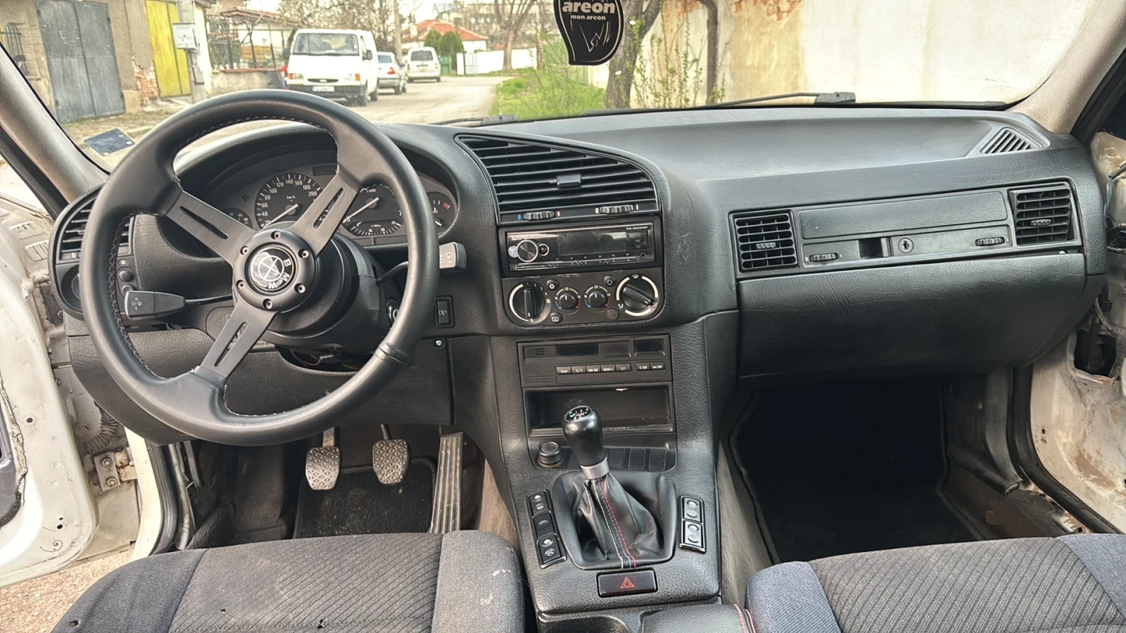 BMW 320, снимка 2 - Автомобили и джипове - 54995018