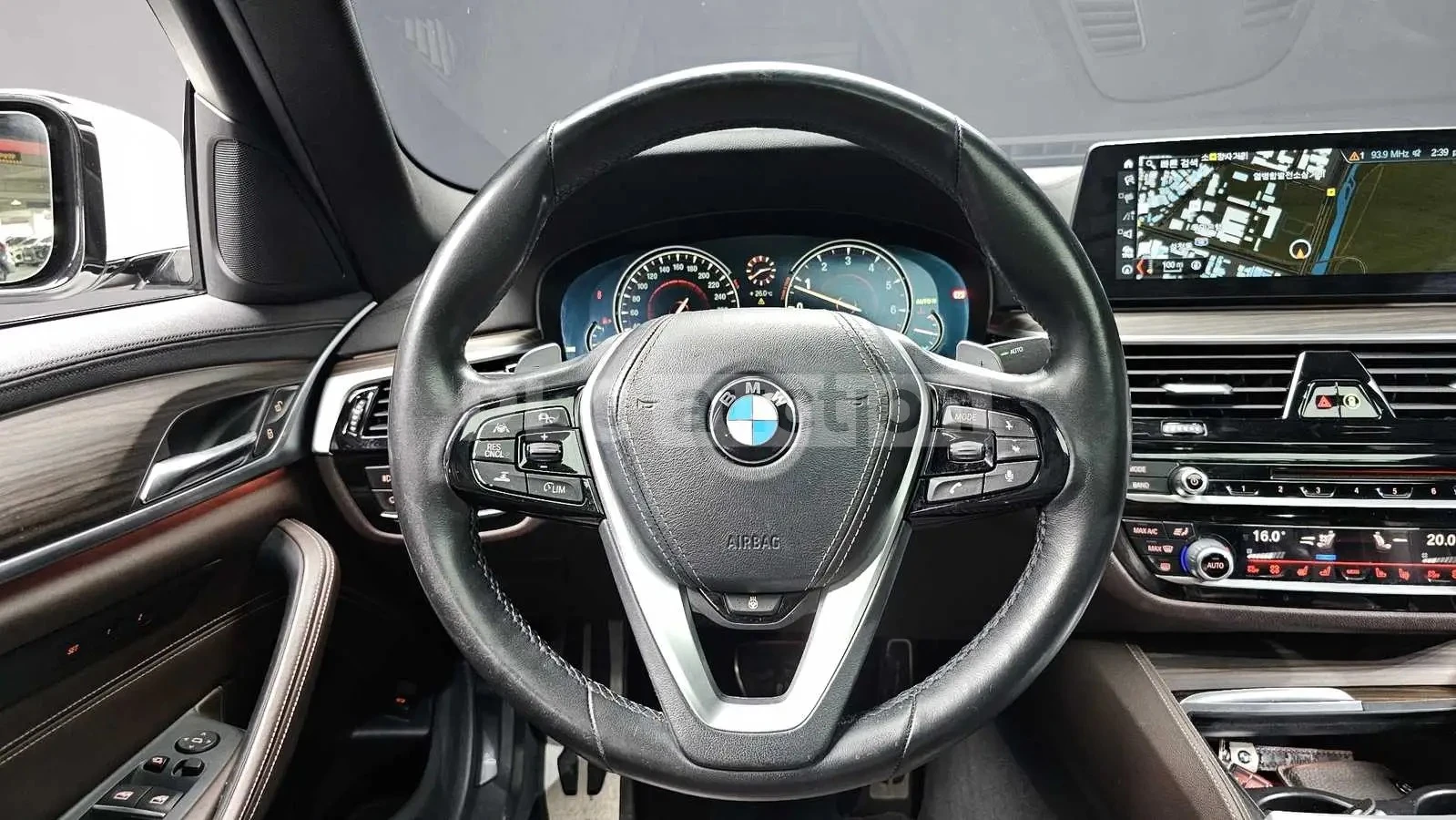 BMW 530 M SPORT/ФИКСИРАНА ЦЕНА ДО БЪЛГАРИЯ, снимка 6 - Автомобили и джипове - 54997679