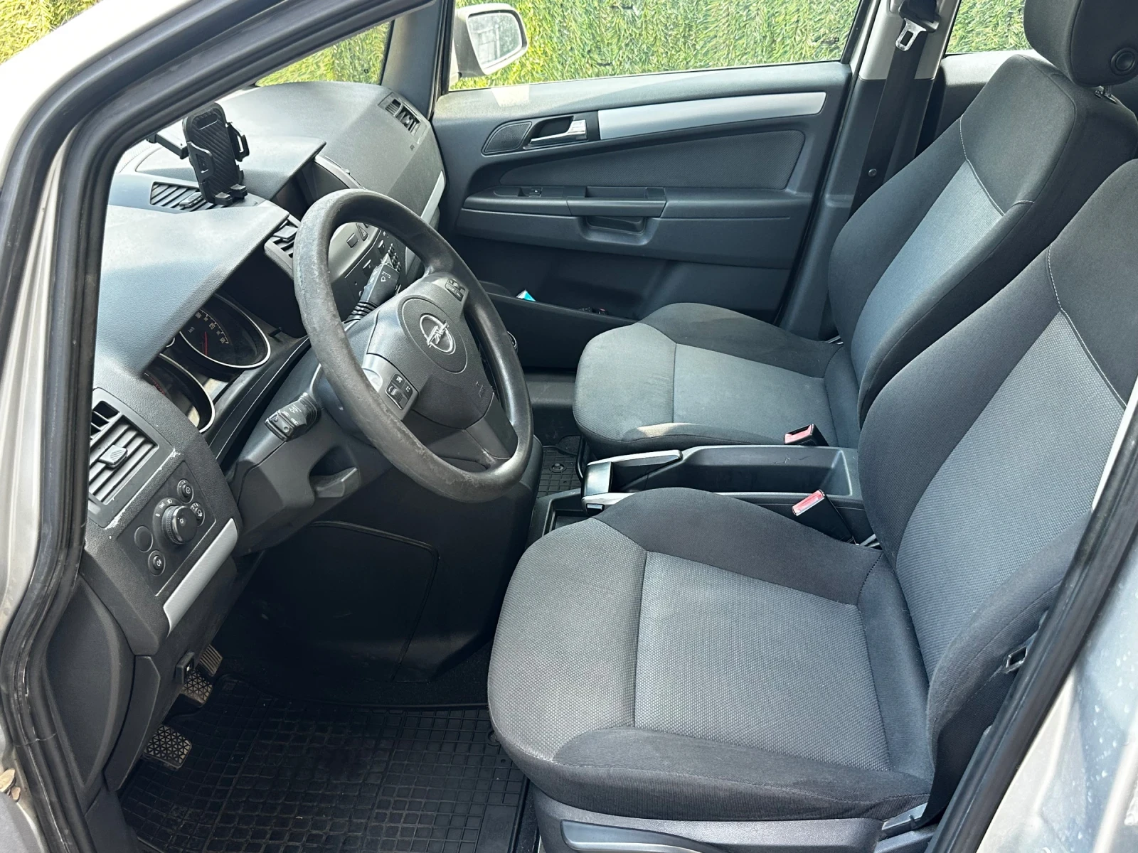 Opel Zafira 1.6 LPG / 7 местна / Обслужена, снимка 7 - Автомобили и джипове - 55386929