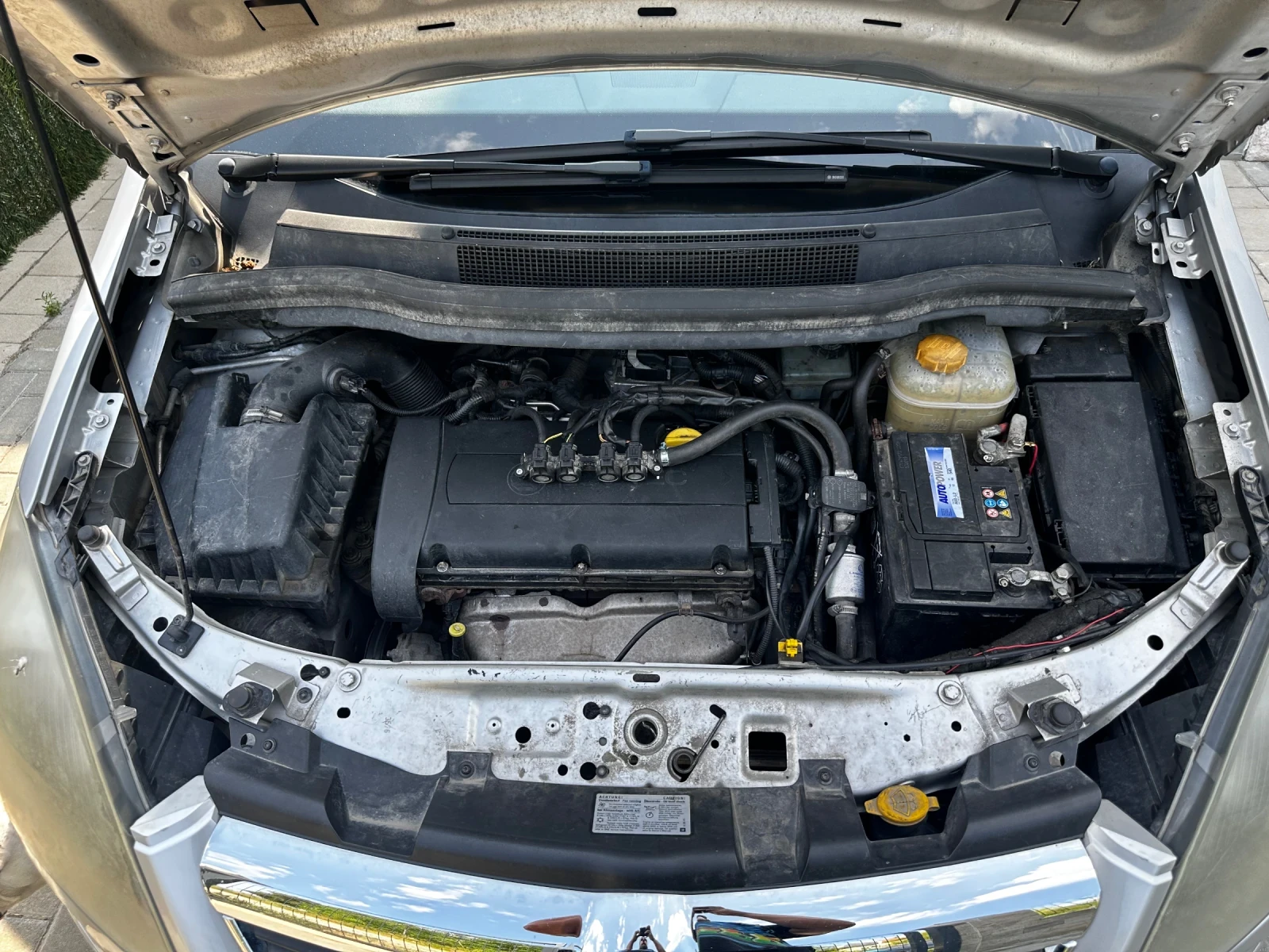 Opel Zafira 1.6 LPG / 7 местна / Обслужена, снимка 14 - Автомобили и джипове - 55386929