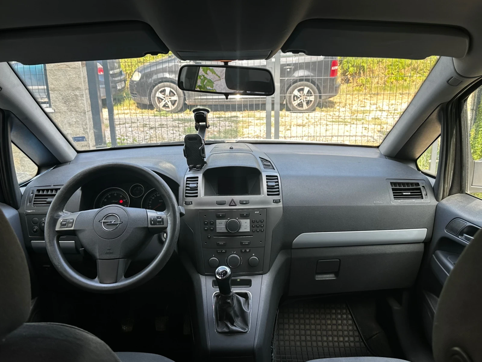 Opel Zafira 1.6 LPG / 7 местна / Обслужена, снимка 8 - Автомобили и джипове - 55386929