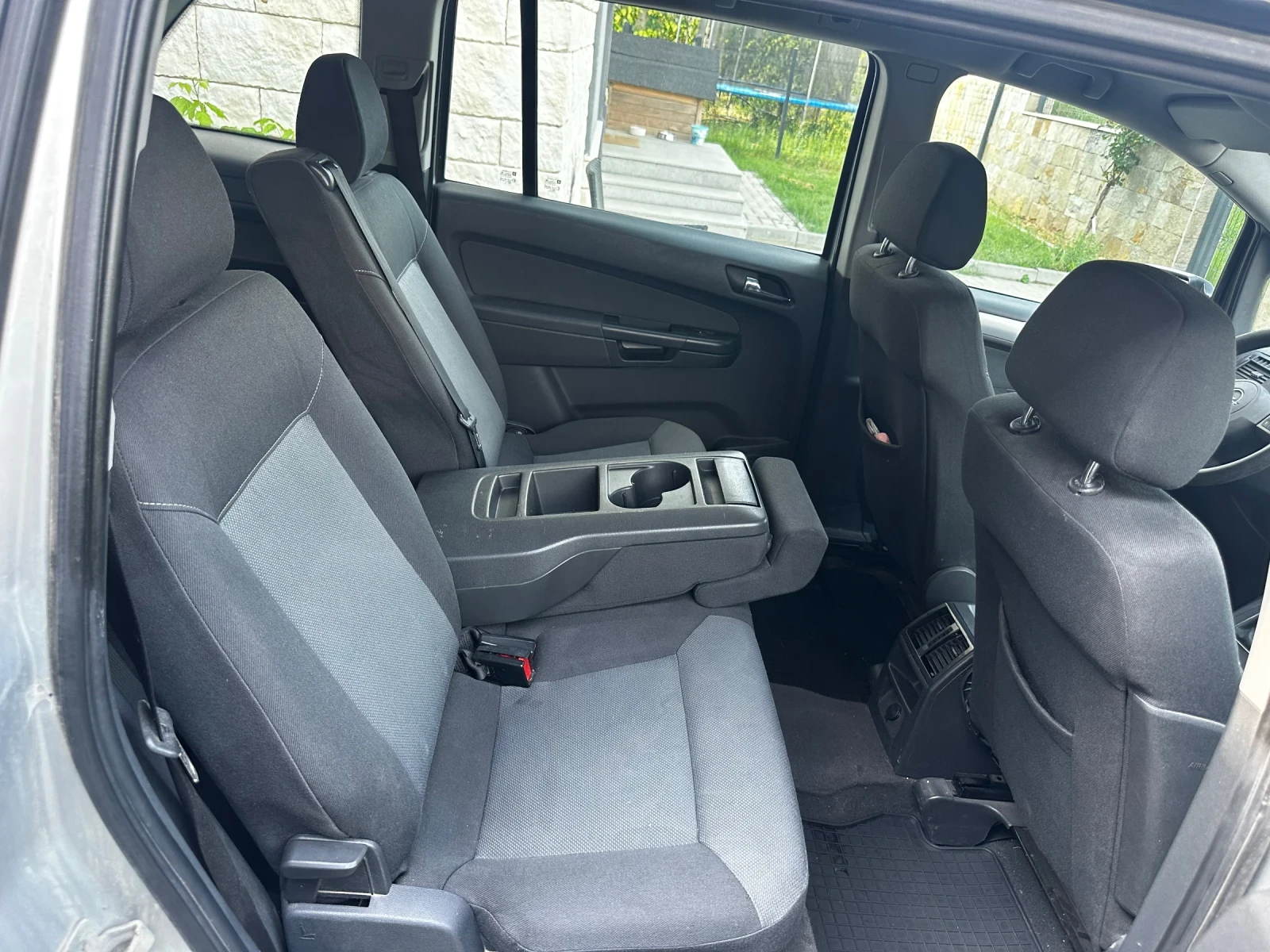 Opel Zafira 1.6 LPG / 7 местна / Обслужена, снимка 11 - Автомобили и джипове - 55386929