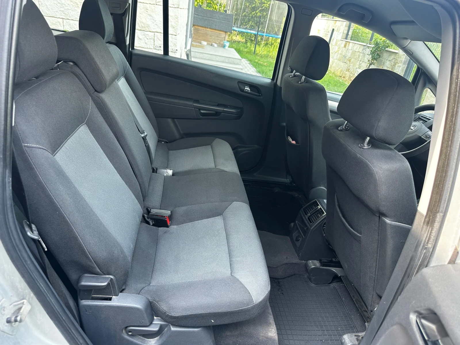 Opel Zafira 1.6 LPG / 7 местна / Обслужена, снимка 10 - Автомобили и джипове - 55386929