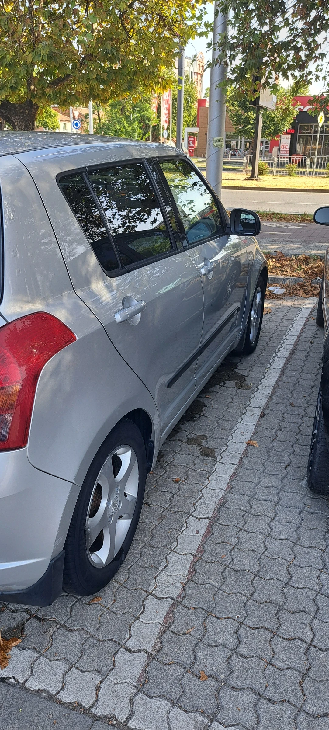 Suzuki Swift 1.3i, снимка 4 - Автомобили и джипове - 55879882