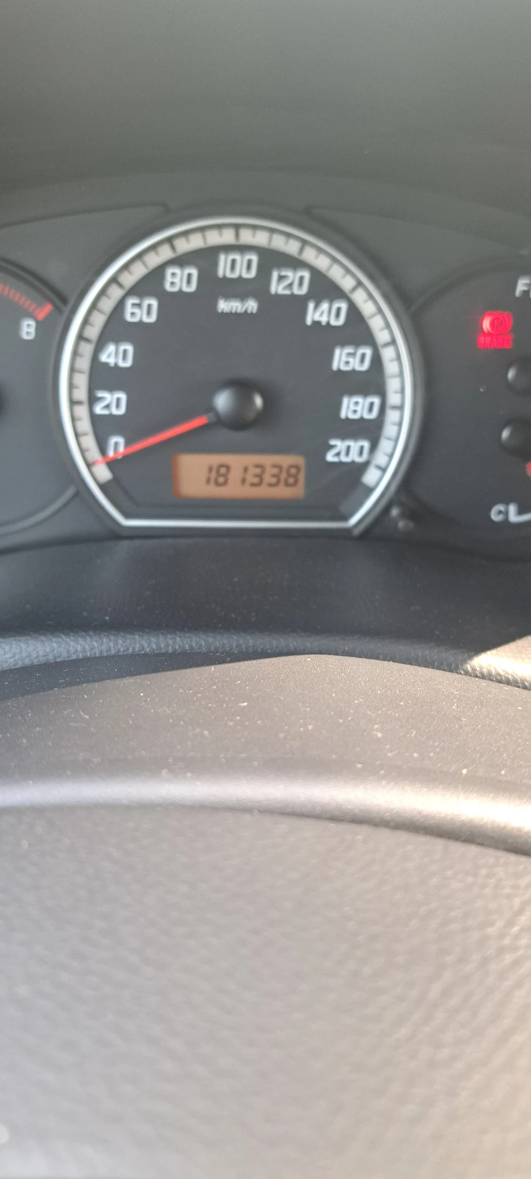 Suzuki Swift 1.3i, снимка 12 - Автомобили и джипове - 55879882