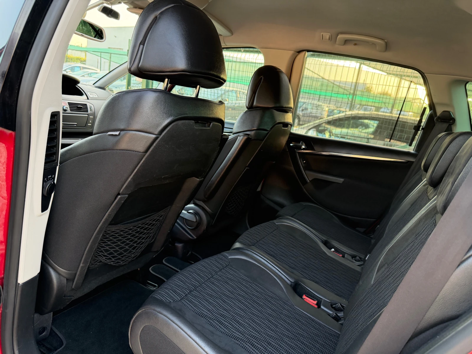 Citroen C4 Picasso 2.0HDi/163p.s-Executive-Avtomatik/Facelift-Euro 5, снимка 11 - Автомобили и джипове - 56216681