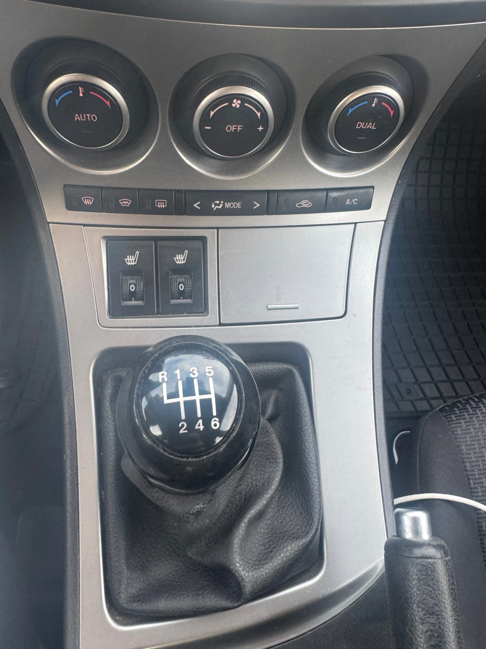 Mazda 3, снимка 8 - Автомобили и джипове - 56404401