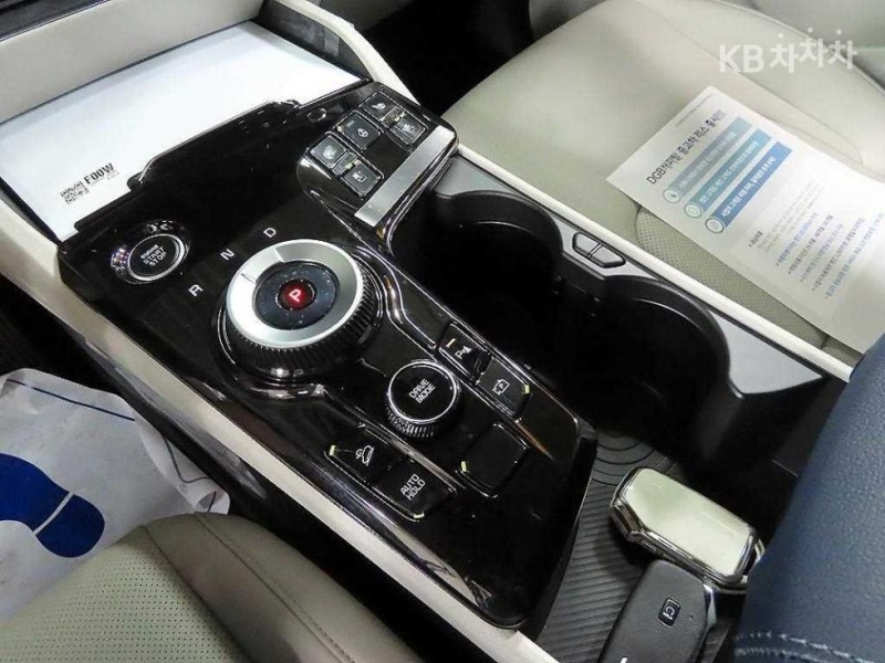 Kia Sportage Noblesse 1.6 Turbo HYBRID 2WD, снимка 12 - Автомобили и джипове - 44970571