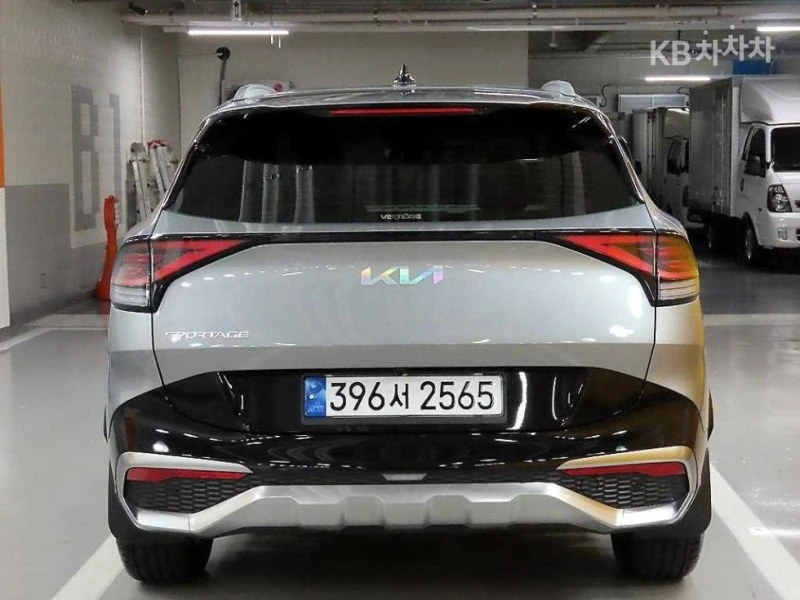 Kia Sportage Noblesse 1.6 Turbo HYBRID 2WD, снимка 4 - Автомобили и джипове - 44970571