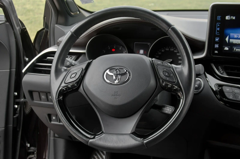 Toyota C-HR 1.2 бензин, снимка 14 - Автомобили и джипове - 47168119