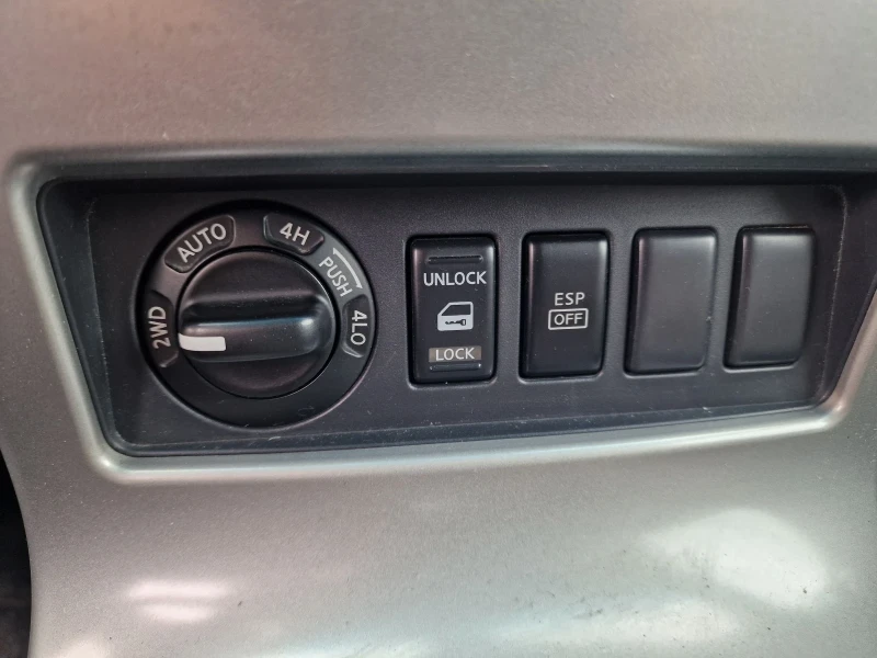 Nissan Pathfinder 2.5D 6+ 1 места, снимка 12 - Автомобили и джипове - 52148193