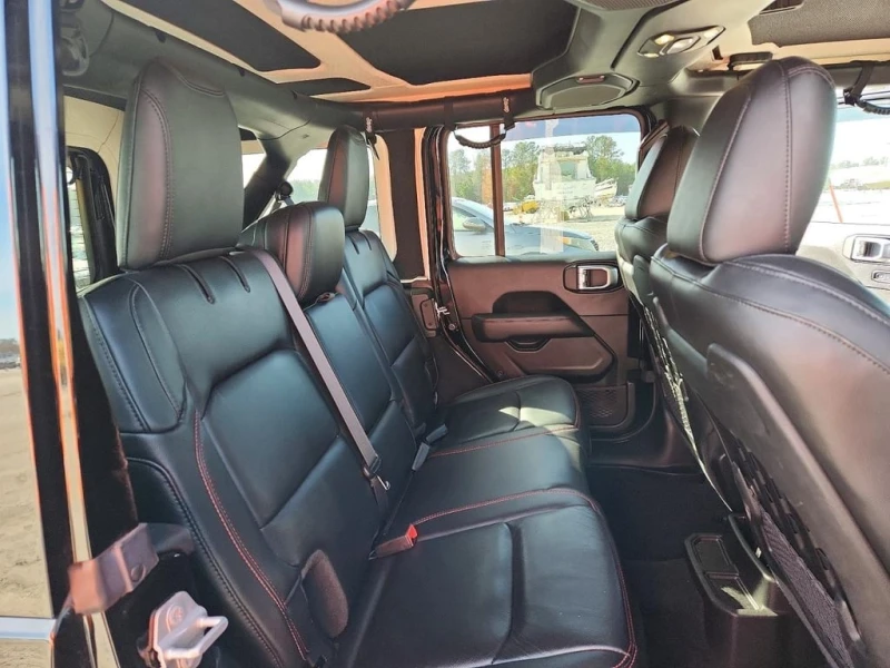 Jeep Wrangler UNLIMITED RUBICON* CARFAX * Клип на мотора, снимка 11 - Автомобили и джипове - 53445171