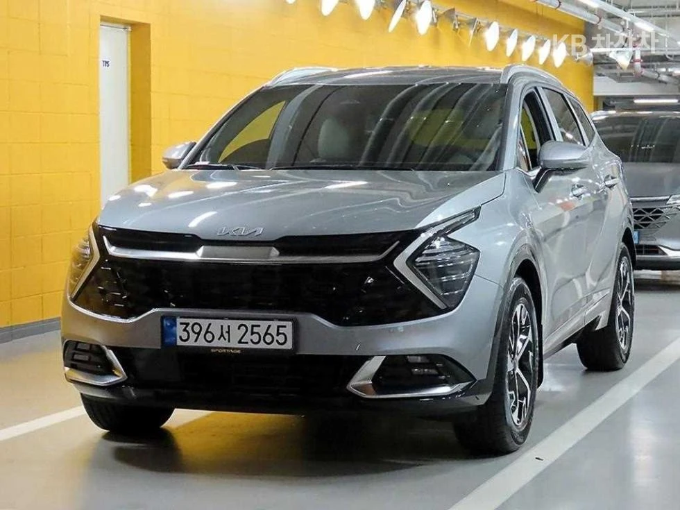 Kia Sportage Noblesse 1.6 Turbo HYBRID 2WD - изображение 2