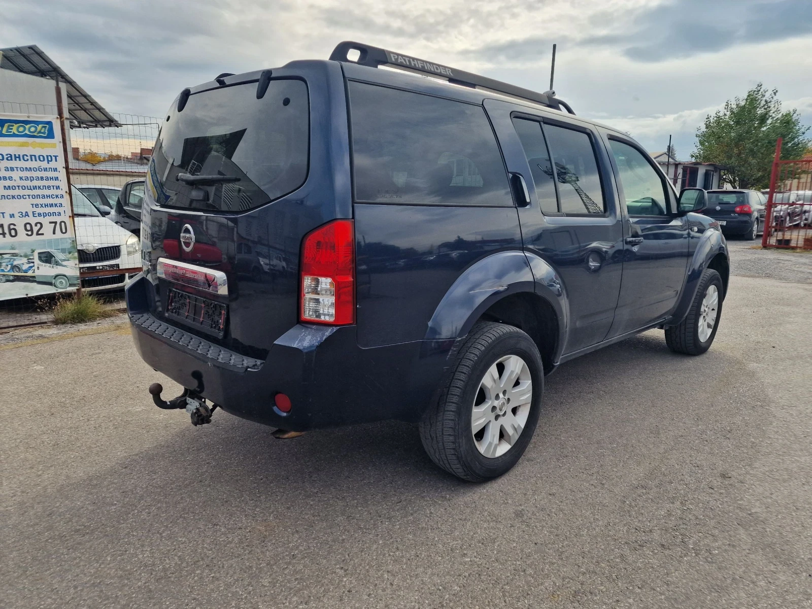Nissan Pathfinder 2.5D 6+ 1 места - изображение 4