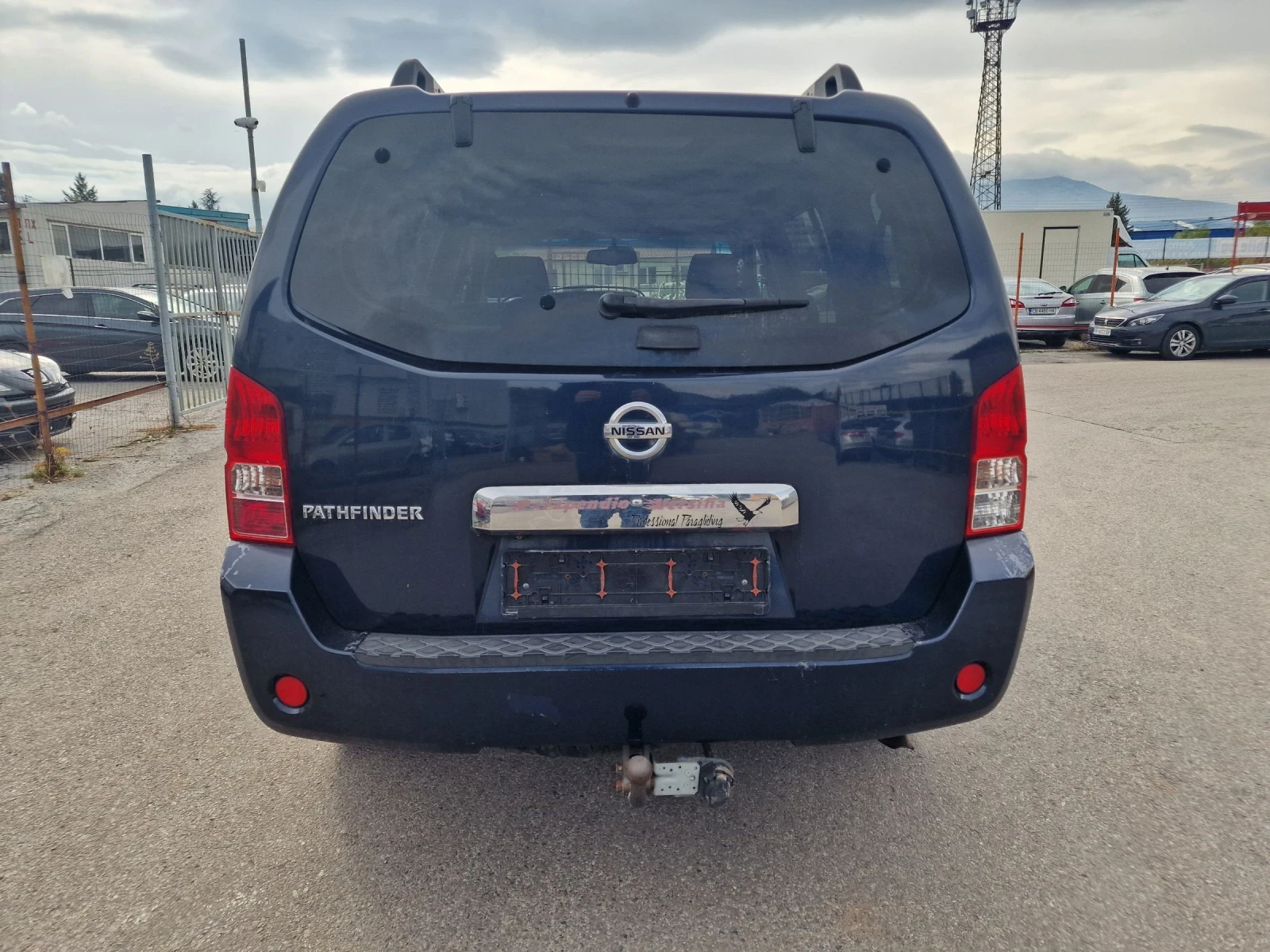 Nissan Pathfinder 2.5D 6+ 1 места - изображение 5