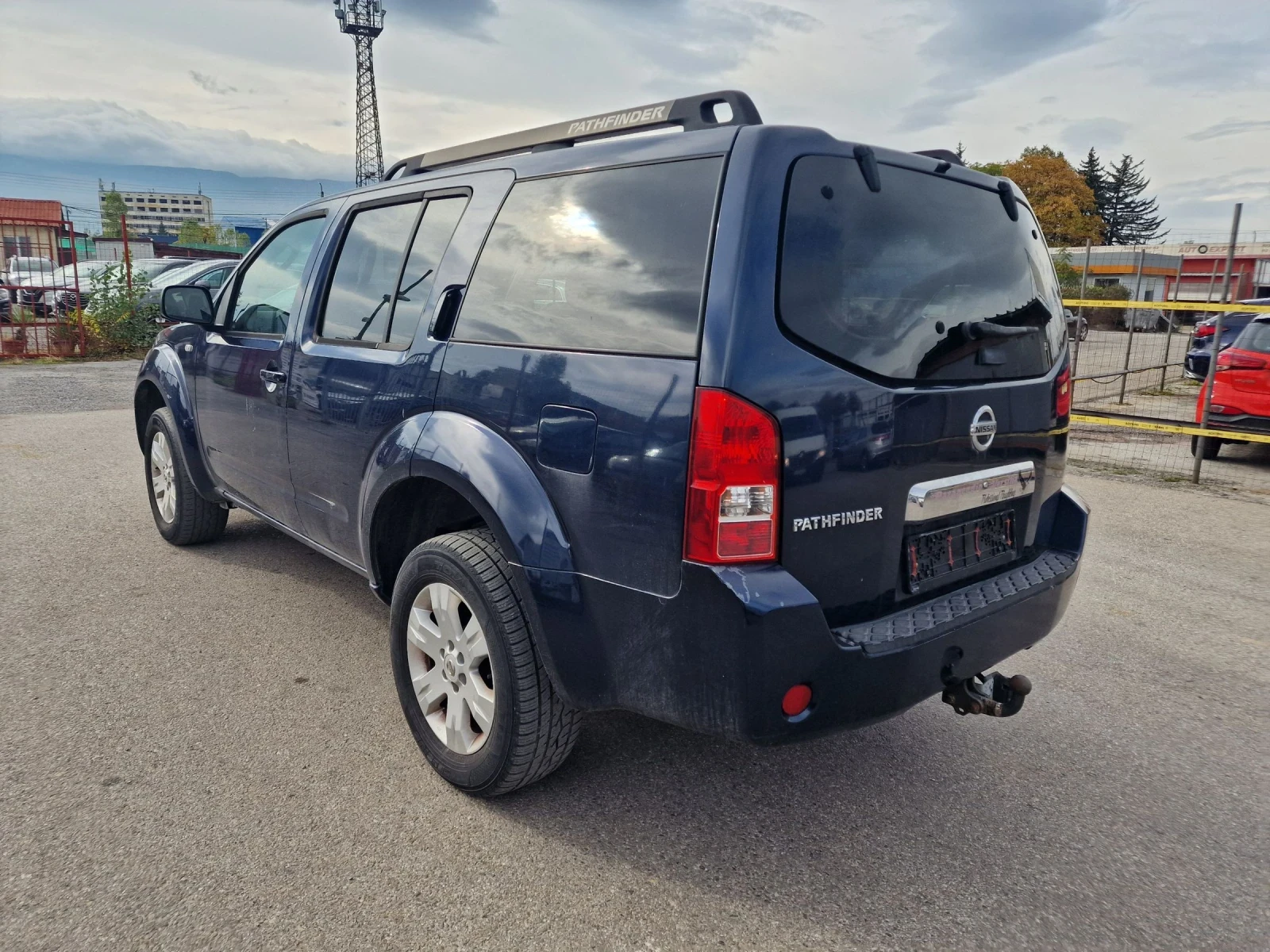 Nissan Pathfinder 2.5D 6+ 1 места - изображение 6