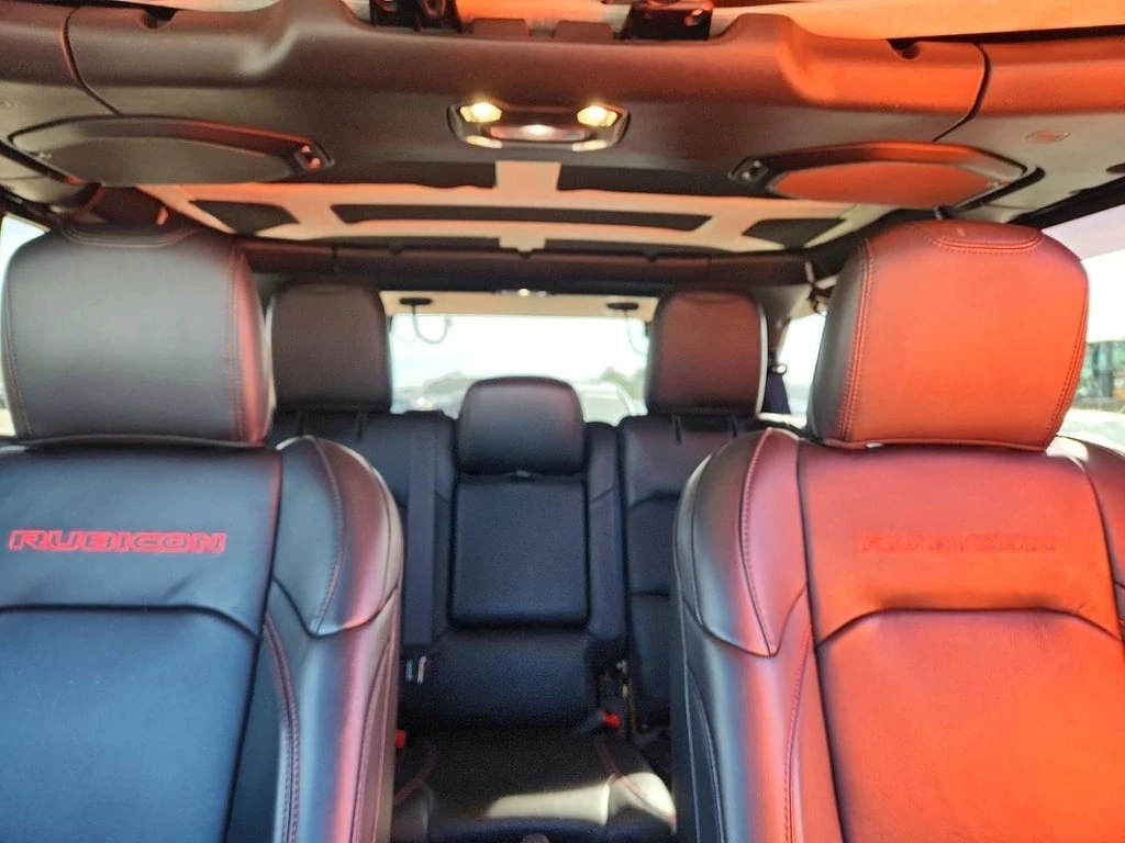 Jeep Wrangler UNLIMITED RUBICON* CARFAX * Клип на мотора - изображение 10