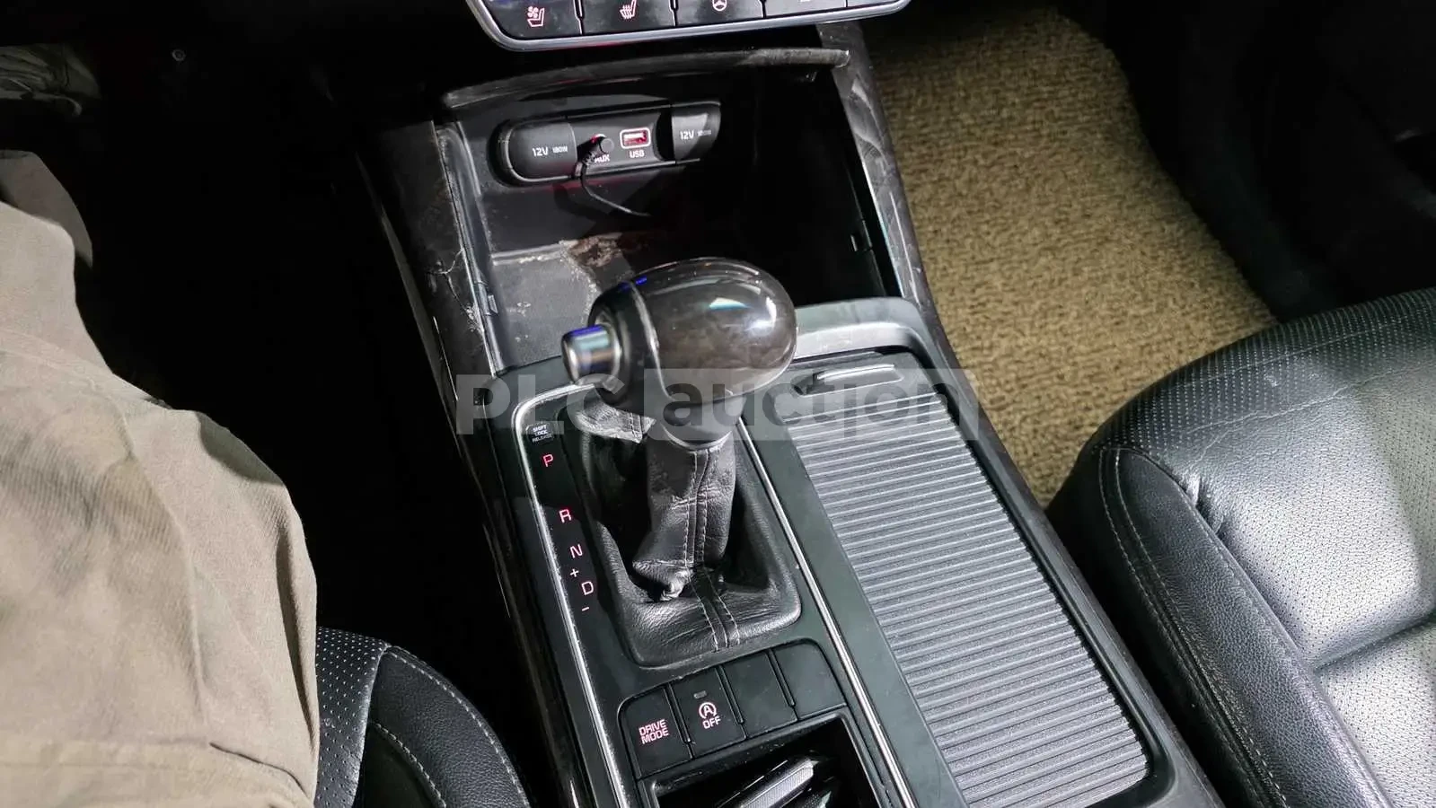 Kia Sorento, снимка 9 - Автомобили и джипове - 54205653