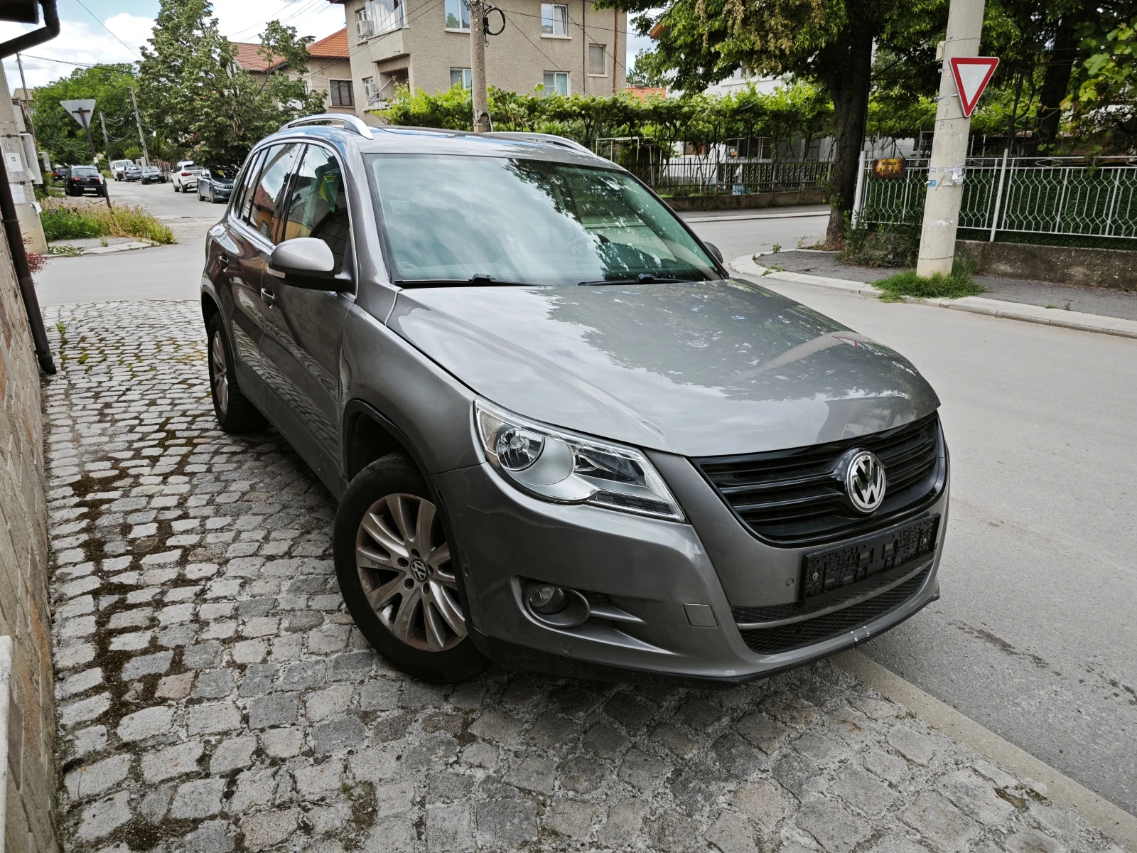 VW Tiguan 2.0 TDI 4Motion, снимка 3 - Автомобили и джипове - 54958372