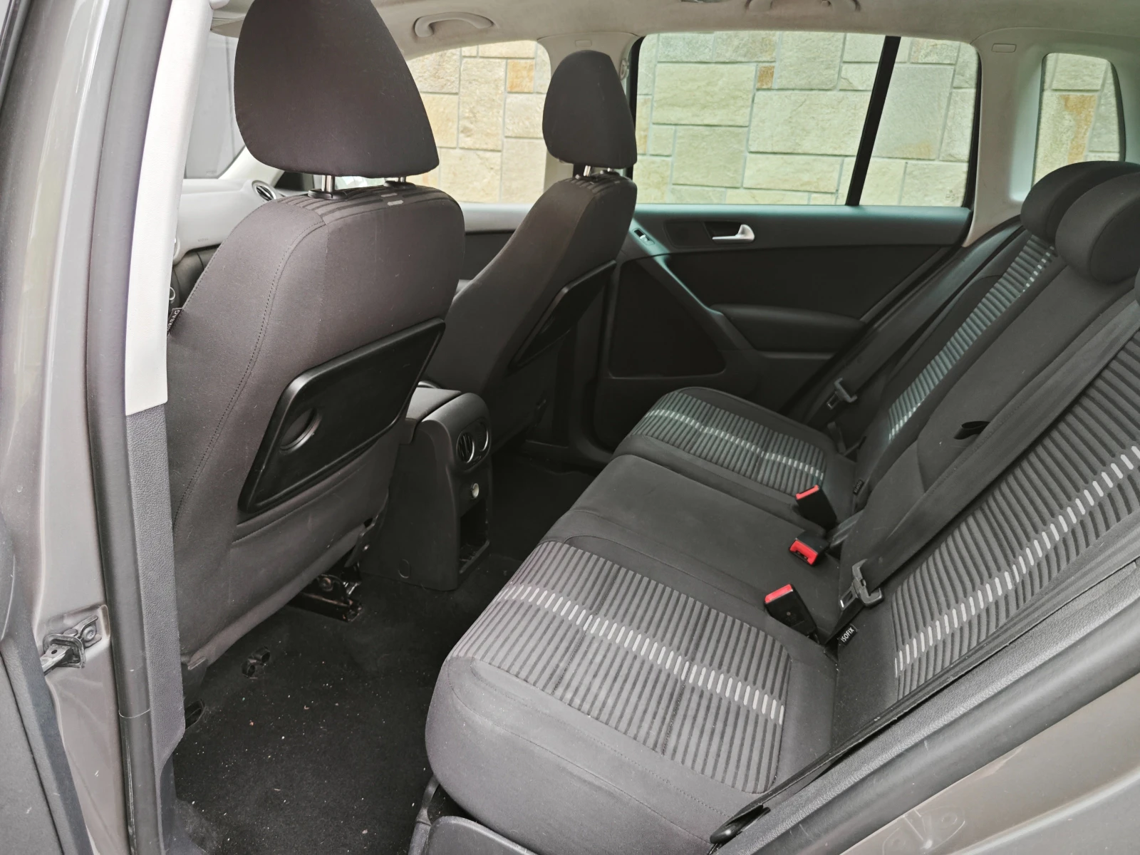 VW Tiguan 2.0 TDI 4Motion, снимка 10 - Автомобили и джипове - 54958372