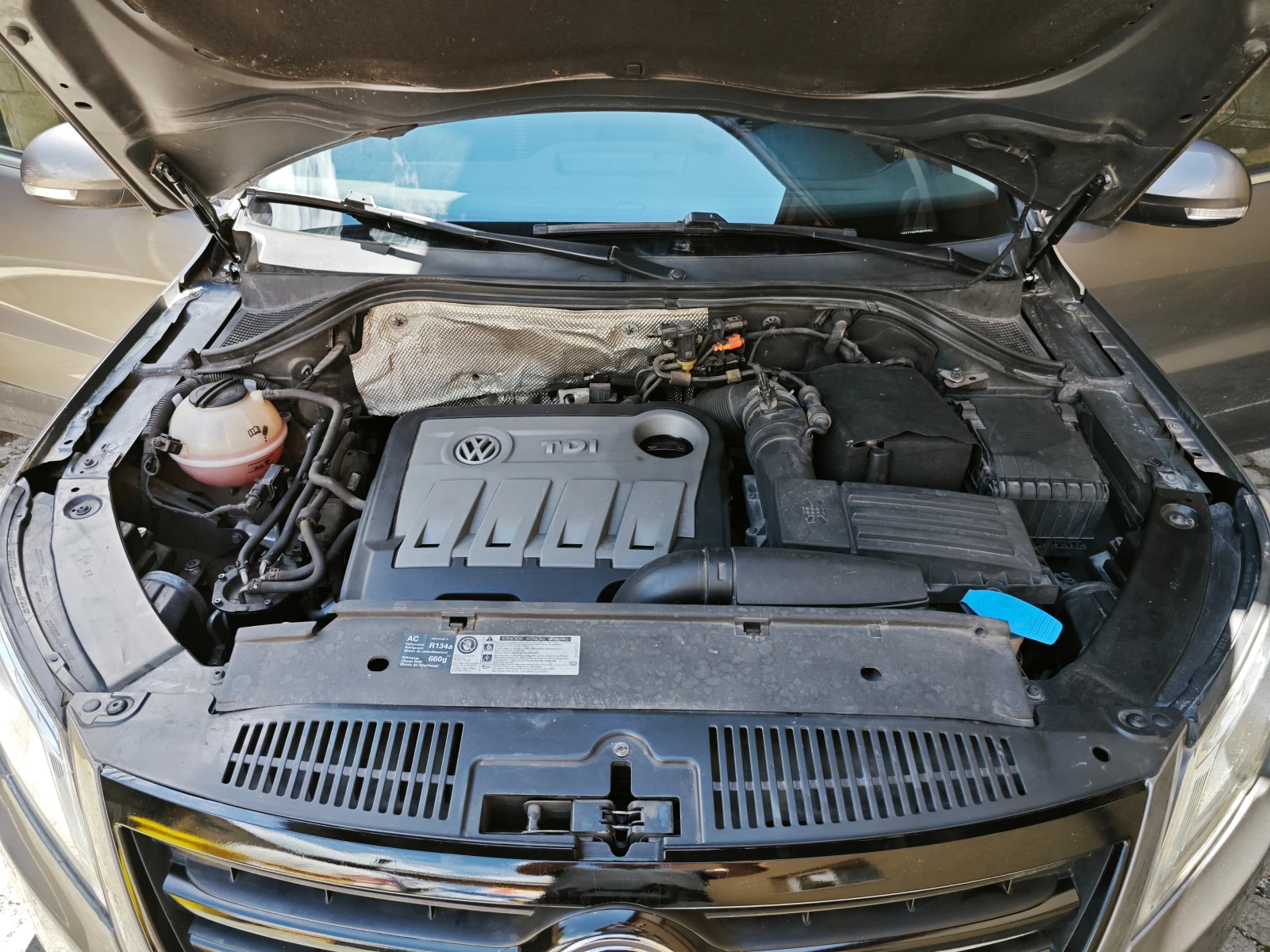 VW Tiguan 2.0 TDI 4Motion, снимка 8 - Автомобили и джипове - 54958372