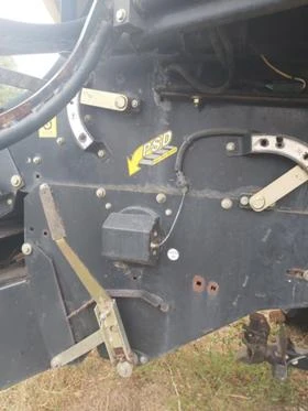 Комбайн New Holland CR 9080 T3 с хедер BISO 9m V, снимка 7