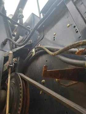 Комбайн New Holland CR 9080 T3 с хедер BISO 9m V, снимка 14