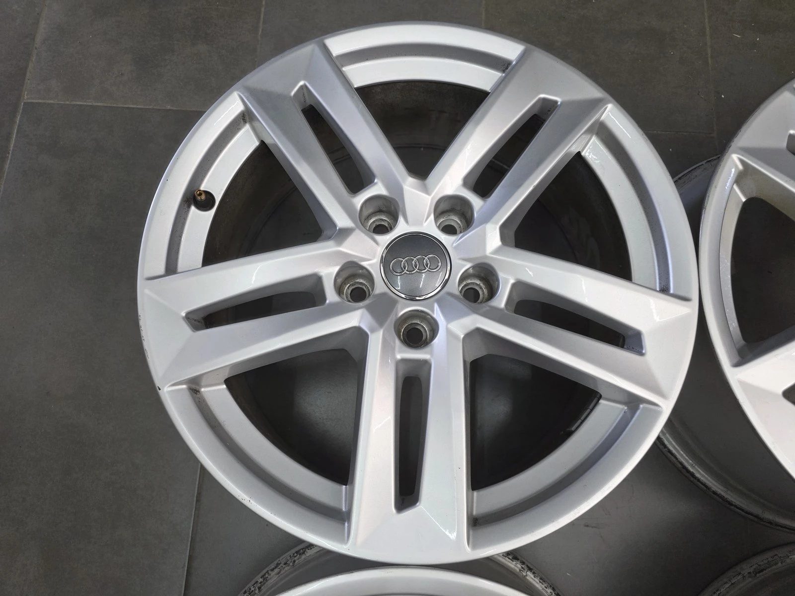Джанти за Audi, снимка 5 - Гуми и джанти - 56688045