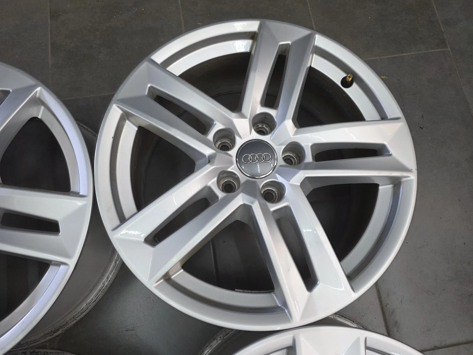 Джанти за Audi, снимка 6 - Гуми и джанти - 56688045