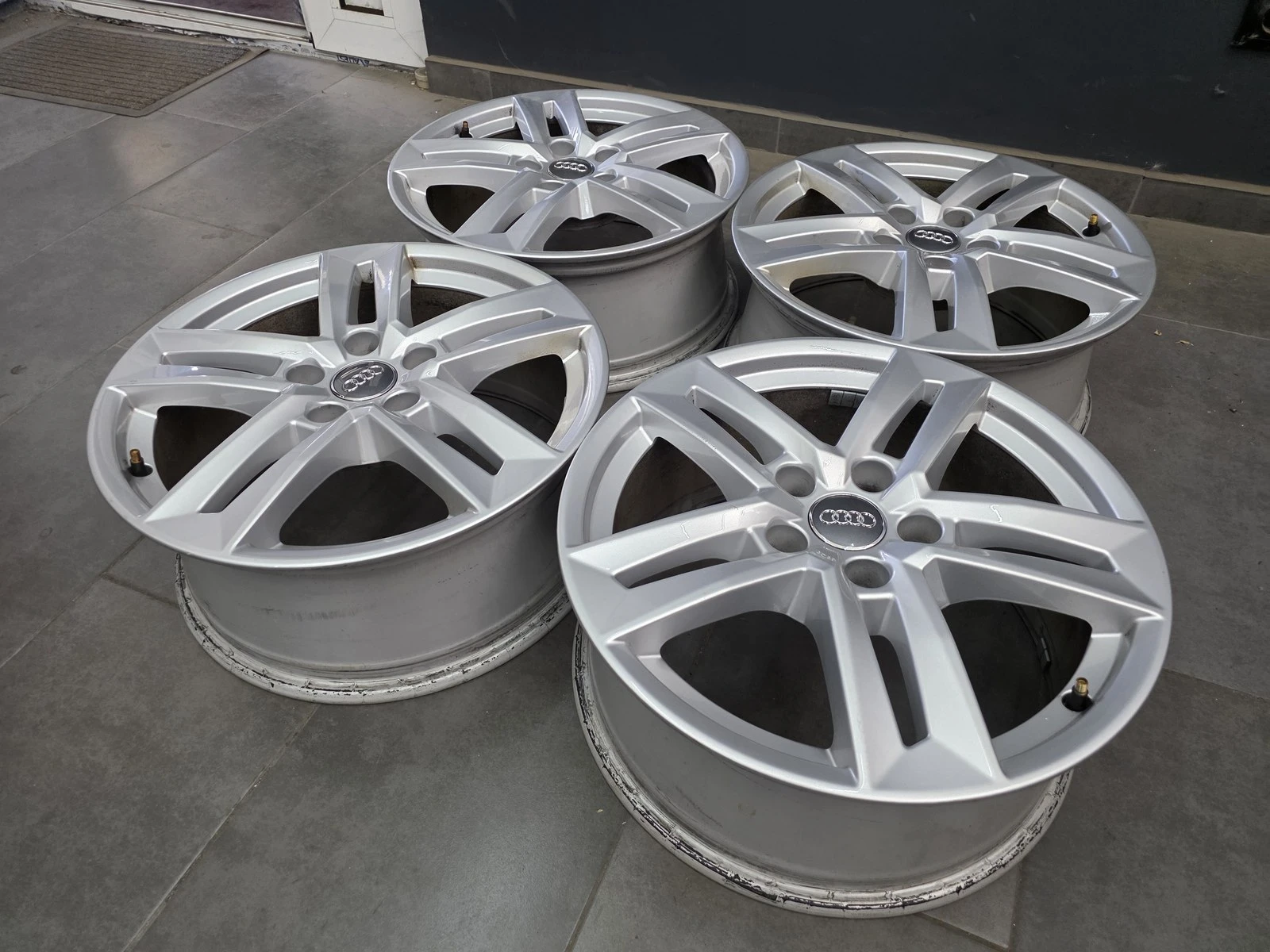 Джанти за Audi, снимка 4 - Гуми и джанти - 56688045
