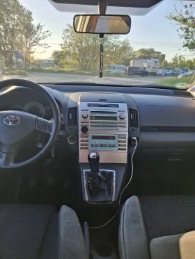 Toyota Corolla verso 1.8 VVT-i ГАЗ, снимка 9