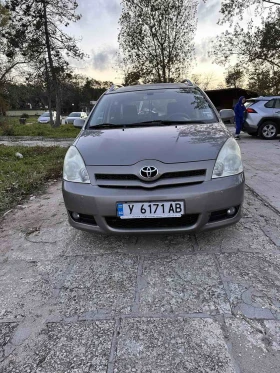 Toyota Corolla verso 2.2 diesel, снимка 1