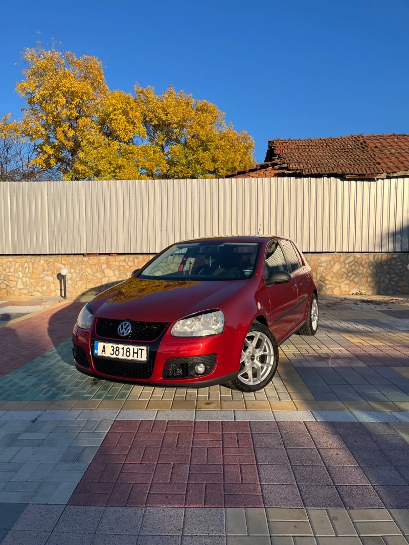 VW Golf, снимка 1 - Автомобили и джипове - 48510399