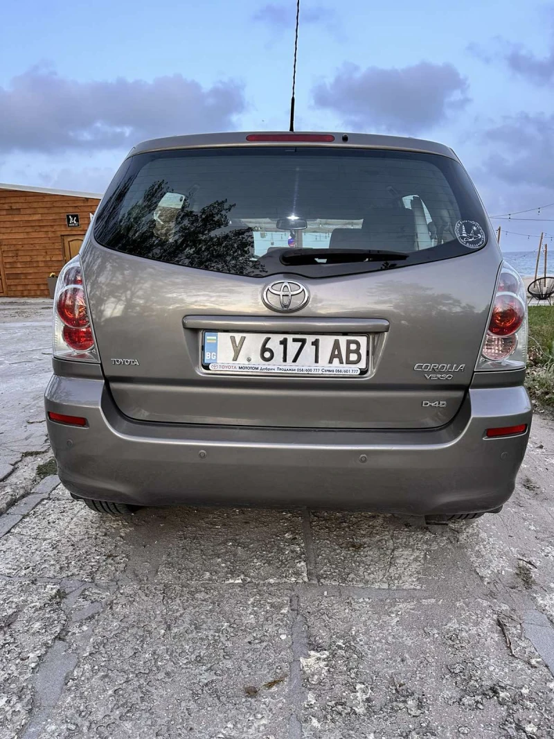 Toyota Corolla verso 2.2 diesel, снимка 3 - Автомобили и джипове - 48259645