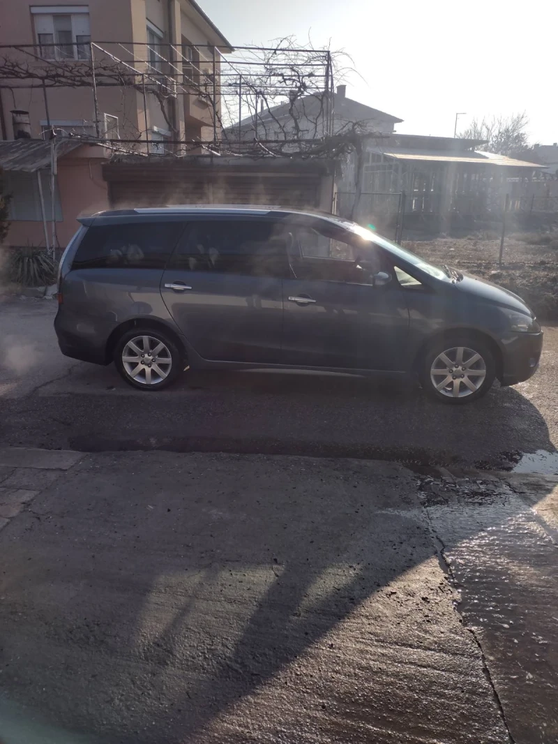 Mitsubishi Grandis 2.4, снимка 3 - Автомобили и джипове - 49379632