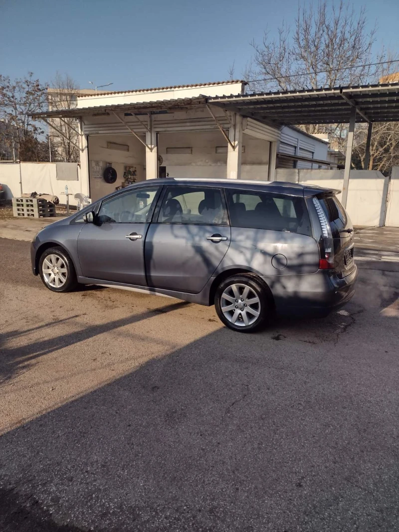 Mitsubishi Grandis 2.4, снимка 4 - Автомобили и джипове - 49379632