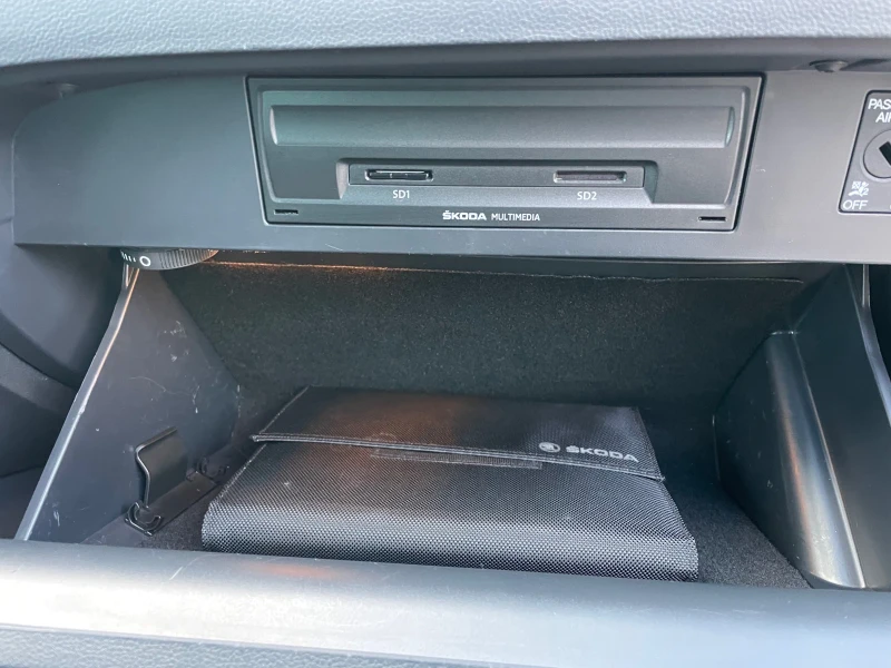 Skoda Octavia 2.0TDI 150к.с. SPORTLINE ГЕРМАНИЯ, снимка 10 - Автомобили и джипове - 52191934