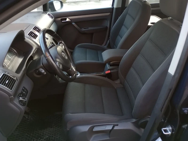 VW Touran 1.6TDI/105k., снимка 10 - Автомобили и джипове - 52817484