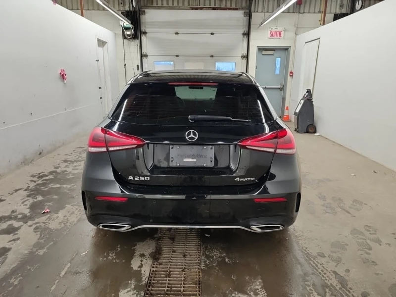 Mercedes-Benz A 250 / 360 / PANO / PODGREV / CARFAX, снимка 6 - Автомобили и джипове - 53248080