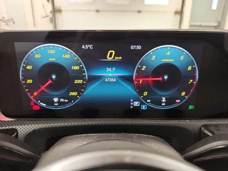 Mercedes-Benz A 250 / 360 / PANO / PODGREV / CARFAX, снимка 12 - Автомобили и джипове - 53248080