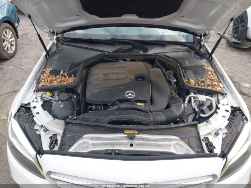 Mercedes-Benz C 300 2l Sedan, снимка 10 - Автомобили и джипове - 53577533