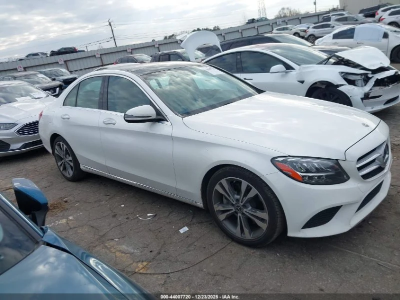 Mercedes-Benz C 300 2l Sedan, снимка 13 - Автомобили и джипове - 53577533