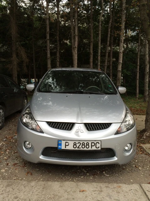 Mitsubishi Grandis 2.4 MIVEC, снимка 3 - Автомобили и джипове - 56019293
